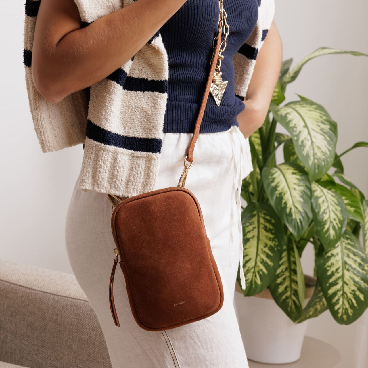 CASSIA PHONE BAG SUEDE
