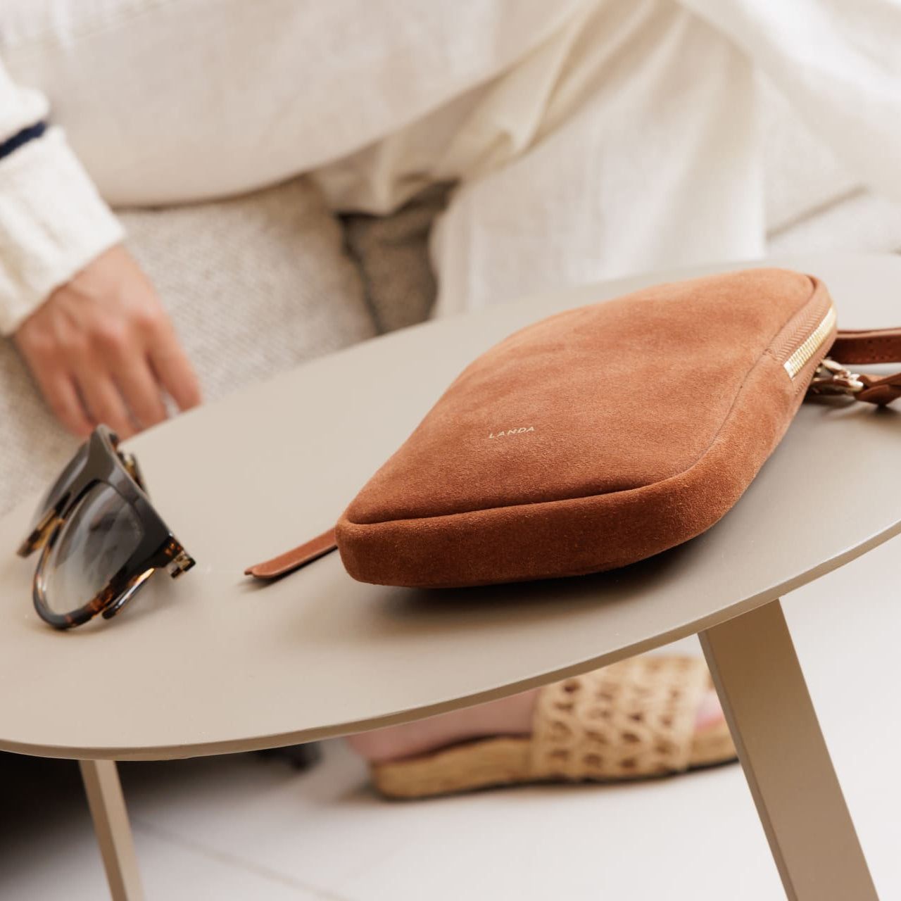 CASSIA PHONE BAG SUEDE