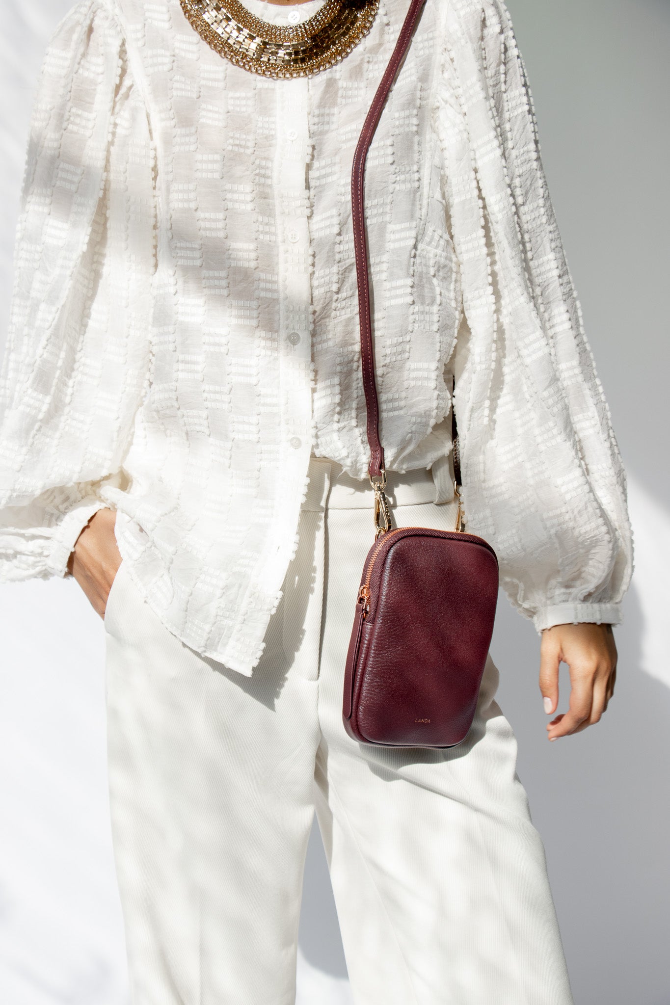 CASSIA PHONE BAG BURGUNDY