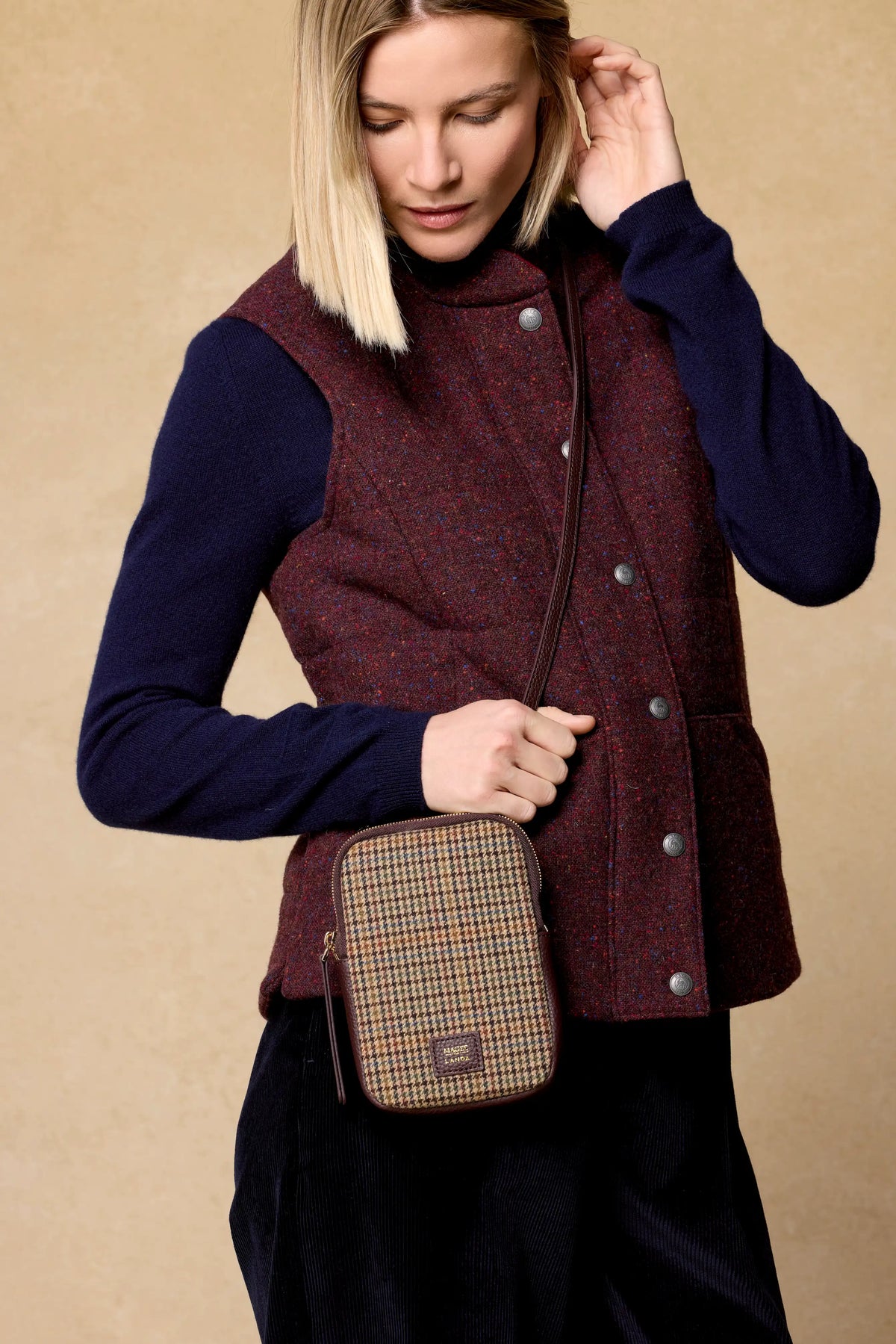 CASSIA Phone Bag Burgundy | MAGEE 1866 x LANDA