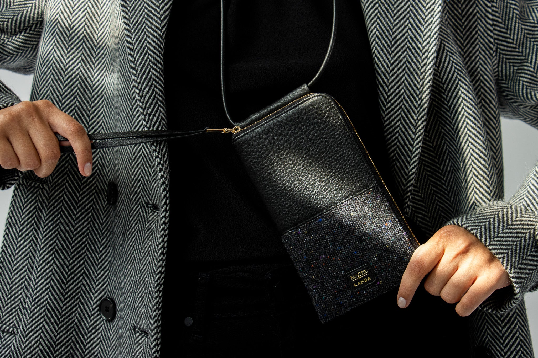 MOYE Leather & Tweed Phone Bag Black – LANDA x Magee 1866
