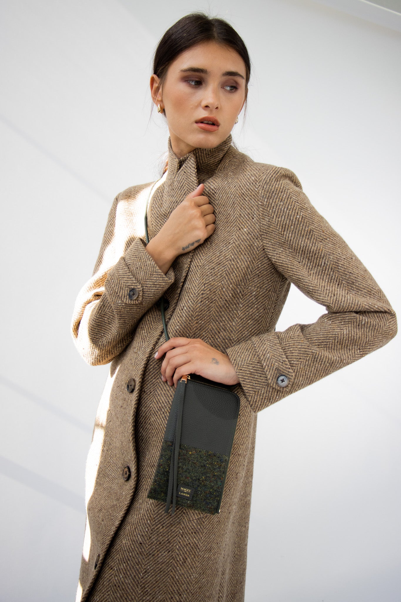 MOYE Leather & Tweed Phone Bag Dark Green – LANDA x Magee 1866