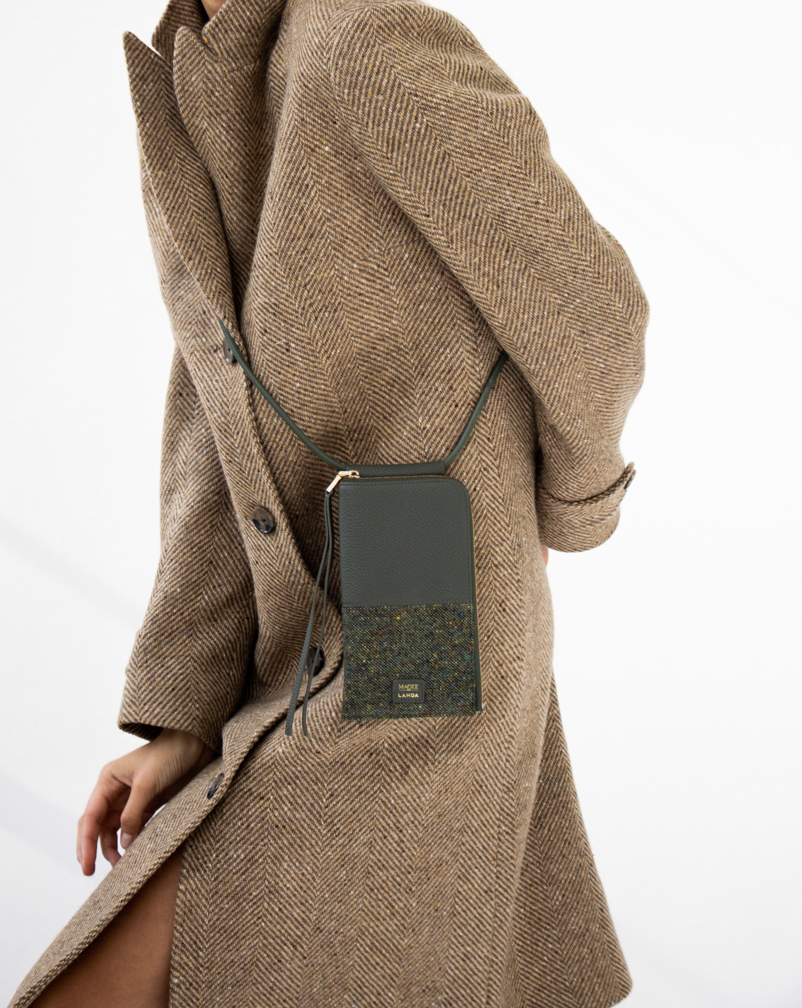 MOYE Leather & Tweed Phone Bag Dark Green – LANDA x Magee 1866