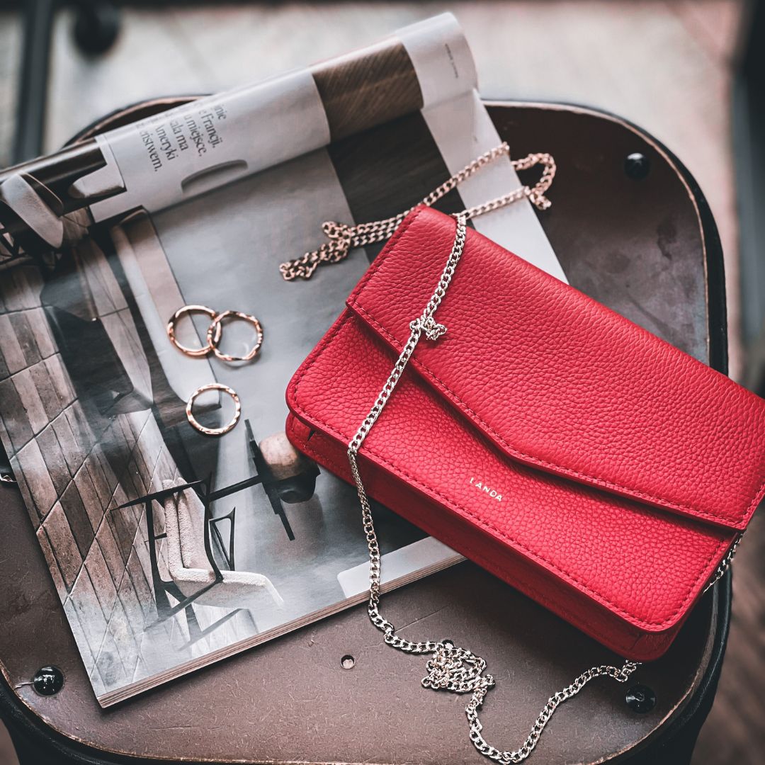 TILIA CLUTCH OR CROSSBODY RED - LANDA