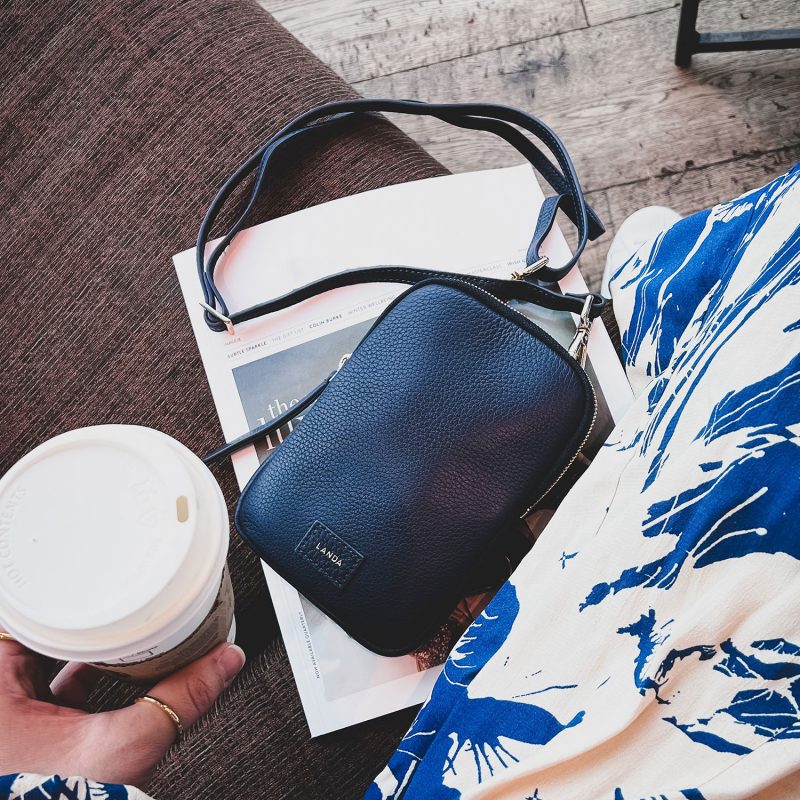 CASSIA PHONE BAG NAVY - LANDA