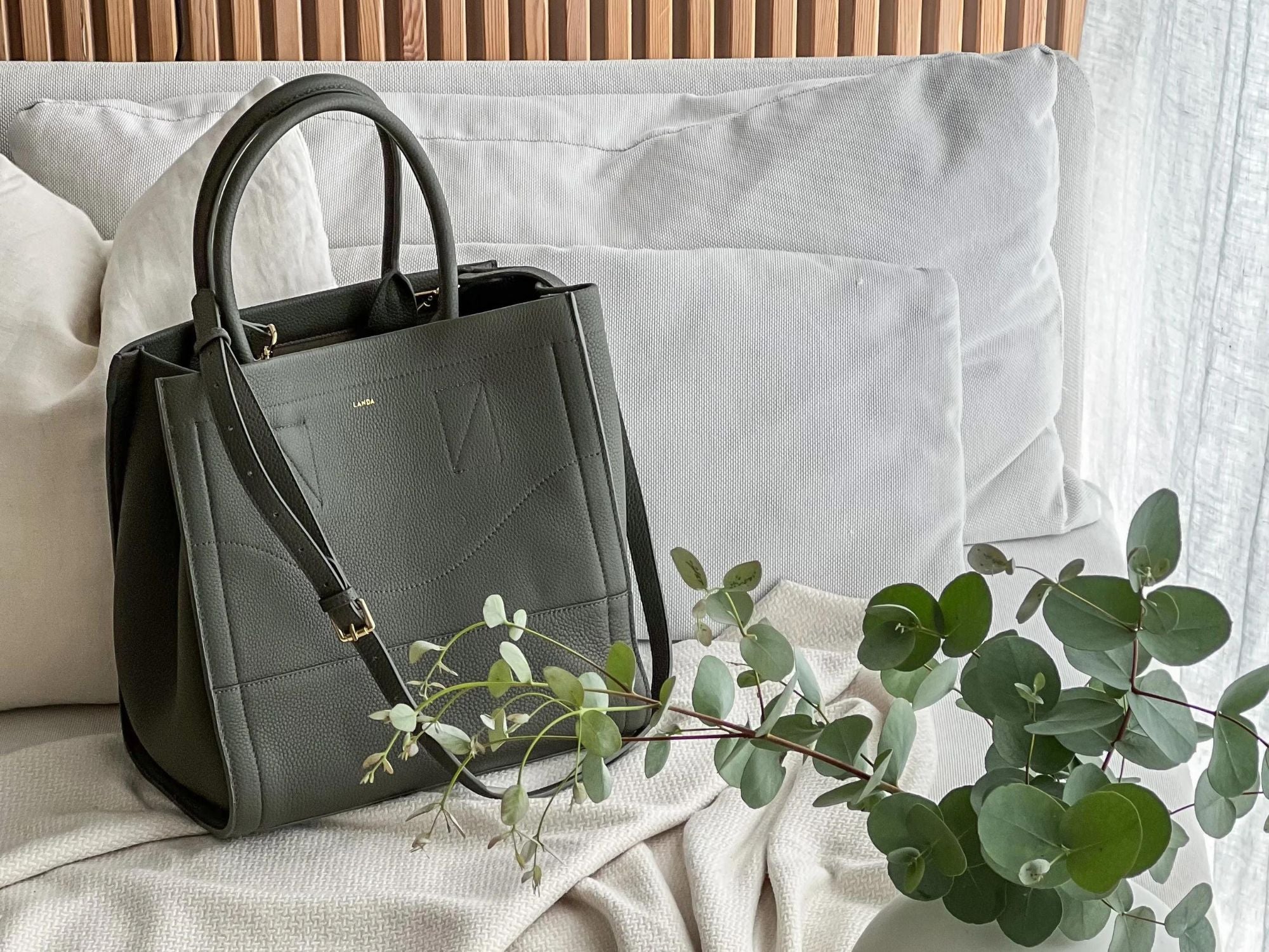 Choosing the Perfet Luxury Handbag for Business