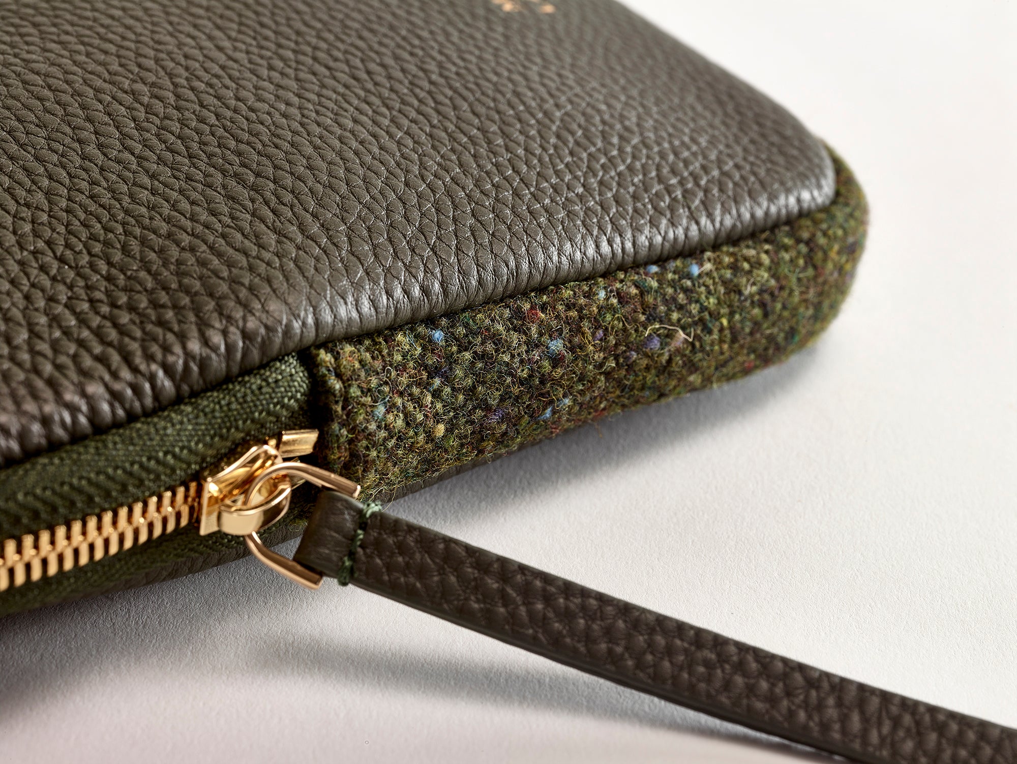 CASSIA PHONE BAG - DARK GREEN LEATHER & TWEED