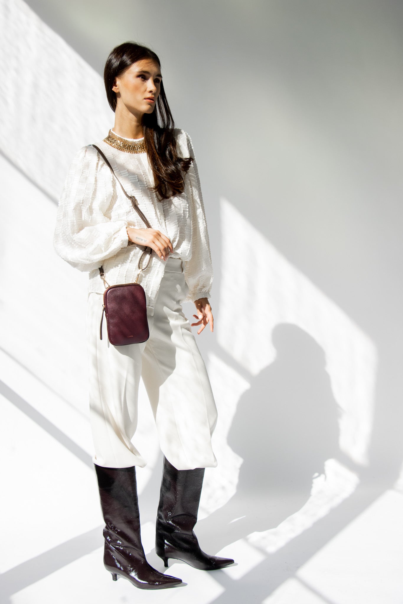 CASSIA PHONE BAG BURGUNDY